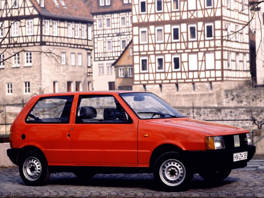  Fiat Uno 3-Door 1983 года  (фото 4 из 12)